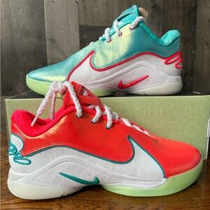 Nike Men's Lebron 22 Xmas Limelight Solar Red Dusty Cactus Size 10.5 HV5148-600